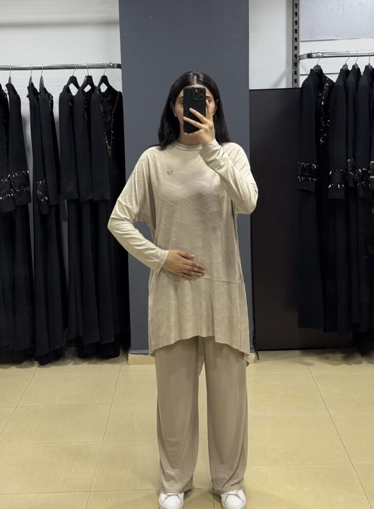 ⁦402 طقم منقوش بلوز غير متماثل القطع 48/38 بيج⁩ - الصورة ⁦2⁩