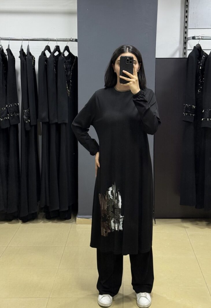 432 طقم قطعتين مع طباعة ولمعة 48/38 أسود