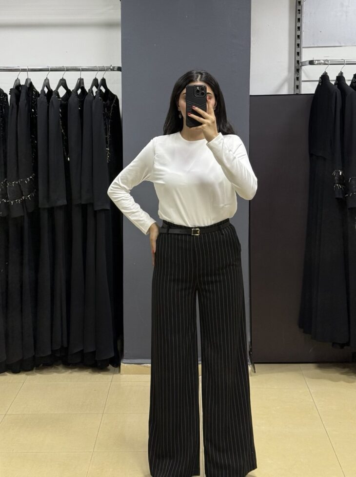 3427 بنطلون مقلّم رجل عريضة مع حزام 44/38 أسود