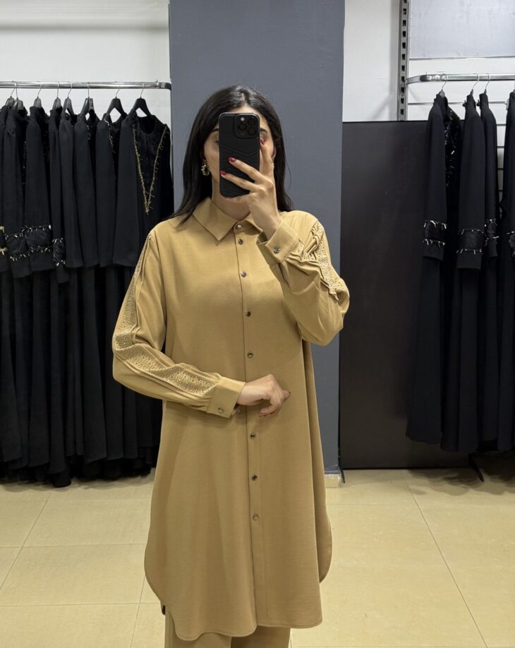 ⁦195048 طقم قطعتين قبة أزرار مع لمعة 46/40 كاميل⁩ - الصورة ⁦3⁩