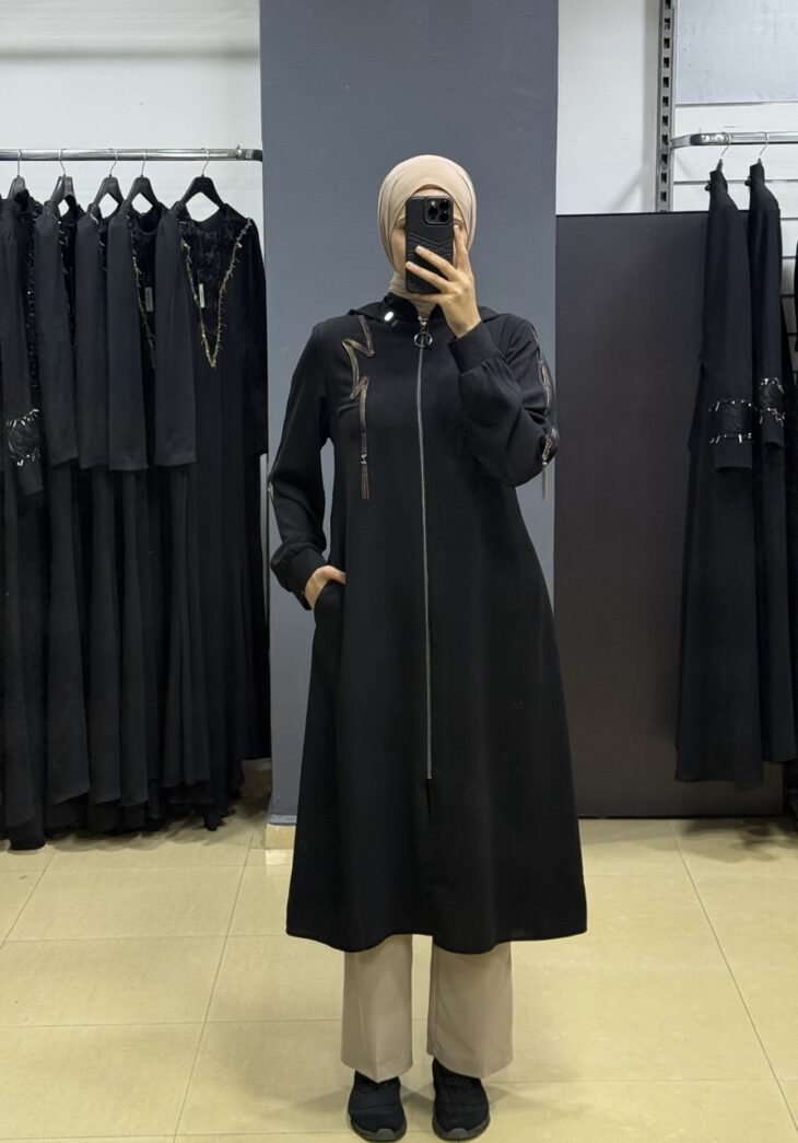 ⁦2456 ترانشكوت سحاب طاقية مع جيب 52/42 أسود⁩ - الصورة ⁦2⁩