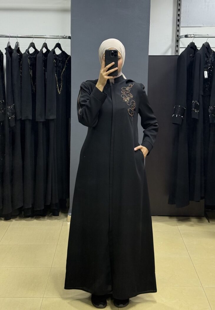 ⁦2606 جلباب سحاب زخرفة طاقية جيب مع حزام 52/42 أسود⁩ - الصورة ⁦2⁩