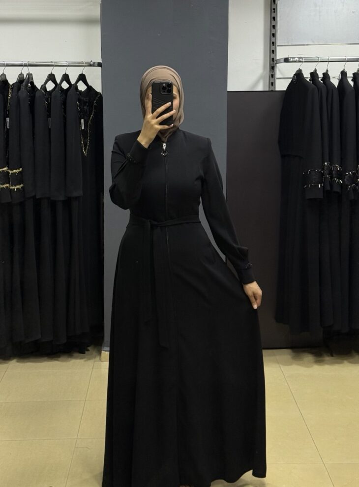 ⁦80806 جلباب قبة سحاب زخرفة لمعة جيب مع حزام 50/40 أسود⁩ - الصورة ⁦2⁩