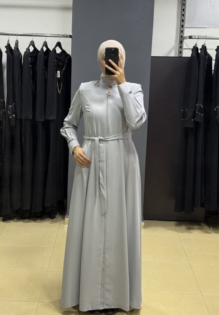 ⁦80806 جلباب قبة سحاب زخرفة لمعة جيب مع حزام 50/40 أزرق فاتح⁩ - الصورة ⁦2⁩