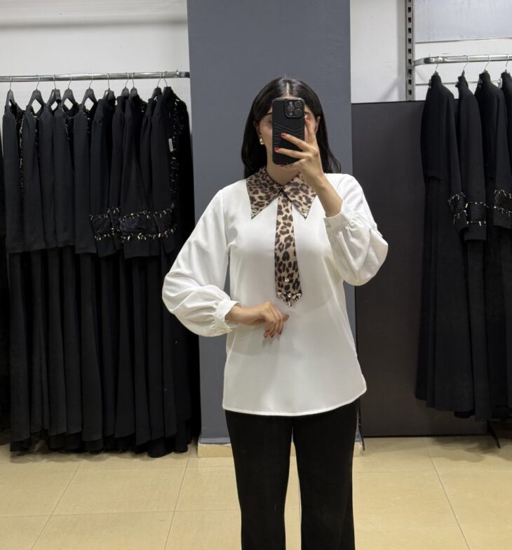 ⁦2104 تونيك قبة منقوش فهد سكارف مع لمعة 46/38 أبيض⁩ - الصورة ⁦3⁩