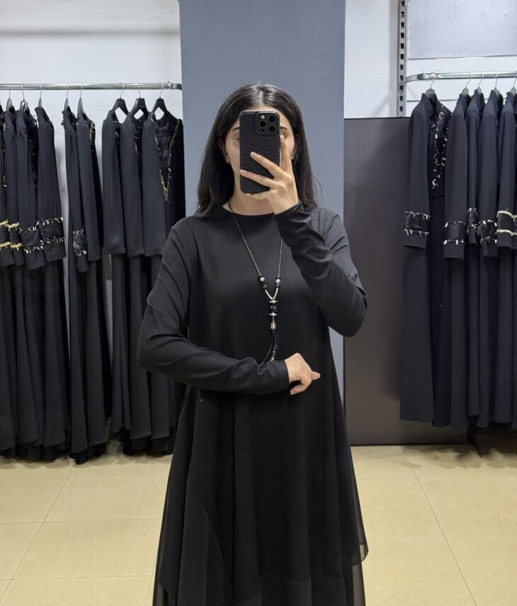 ⁦819 طقم قطعتين تونيك مع شيفون مع سلسال 48/38 أسود⁩ - الصورة ⁦3⁩