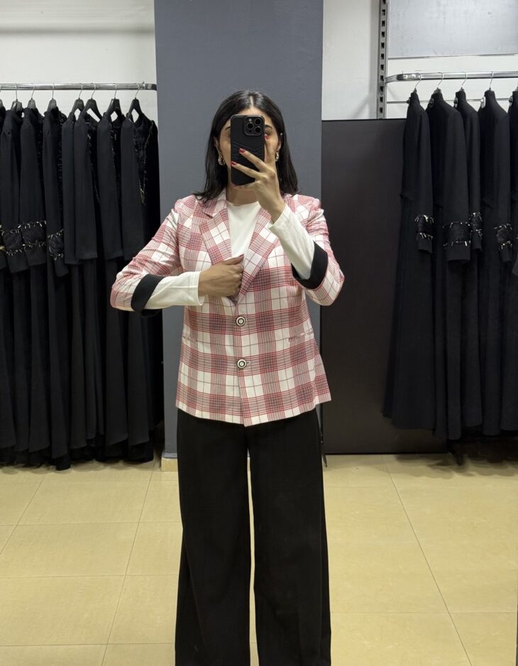 ⁦4064-2 جاكيت منقوش قبة أزرار 42/36 أحمر⁩ - الصورة ⁦2⁩