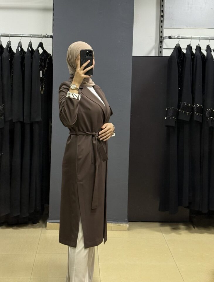 ⁦10877 ترانشكوت قبة مفتوح جيب مع حزام 46/38 كاكاو⁩ - الصورة ⁦3⁩