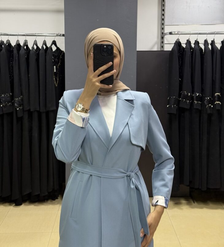 ⁦10877 ترانشكوت قبة مفتوح جيب مع حزام 46/38 أزرق فاتح⁩ - الصورة ⁦4⁩