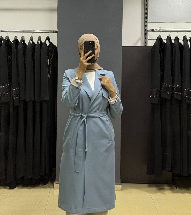 ⁦10877 ترانشكوت قبة مفتوح جيب مع حزام 46/38 أزرق فاتح⁩ - الصورة ⁦2⁩