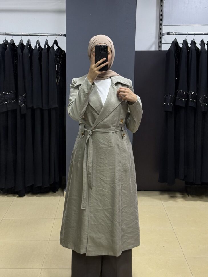 ⁦2370-1 ترانشكوت قبة أزرار جيب مع حزام 46/38 صخري فاتح⁩ - الصورة ⁦2⁩