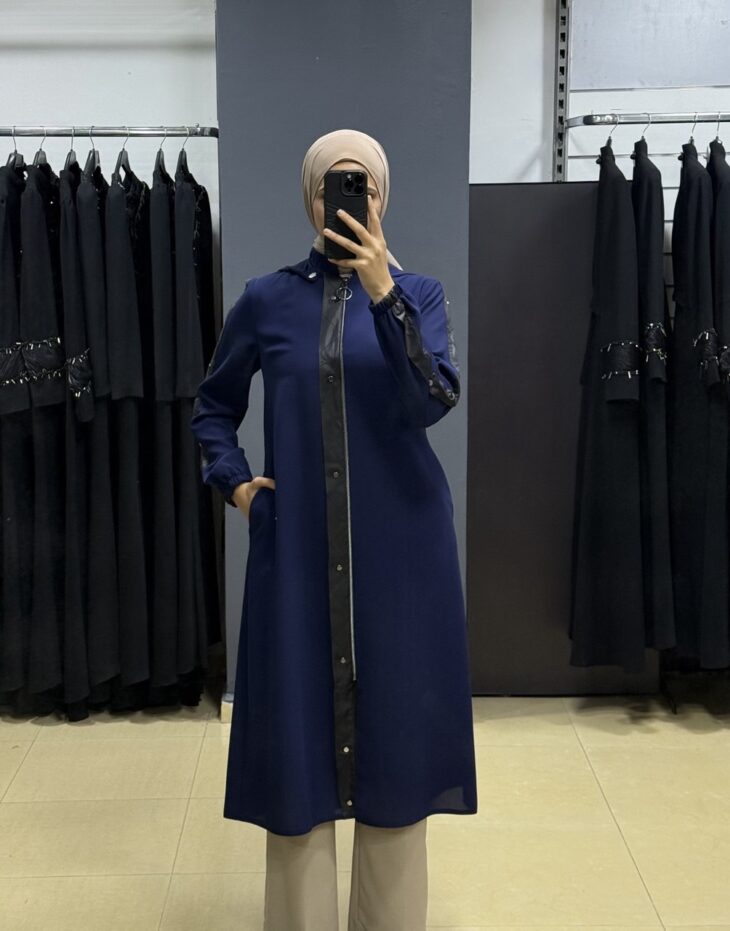 ⁦2490 ترانشكوت سحاب طاقية مع جيب 50/40 نيلي داكن⁩ - الصورة ⁦2⁩