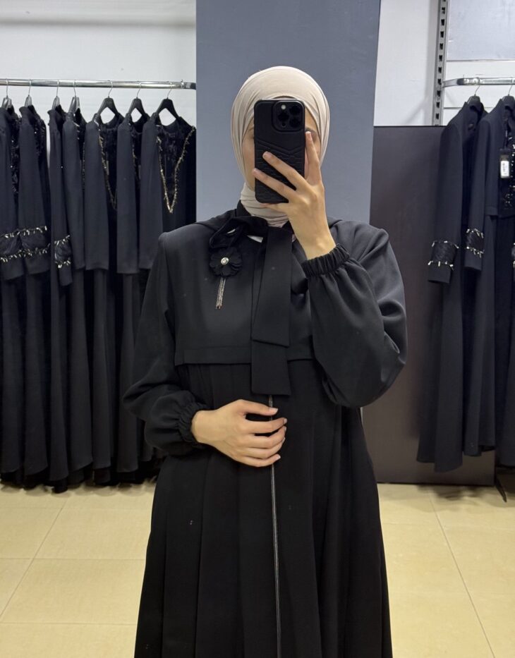 ⁦2426 جلباب سحاب ربطة على العنق جيب حزام مع بروش 50/40 أسود⁩ - الصورة ⁦3⁩