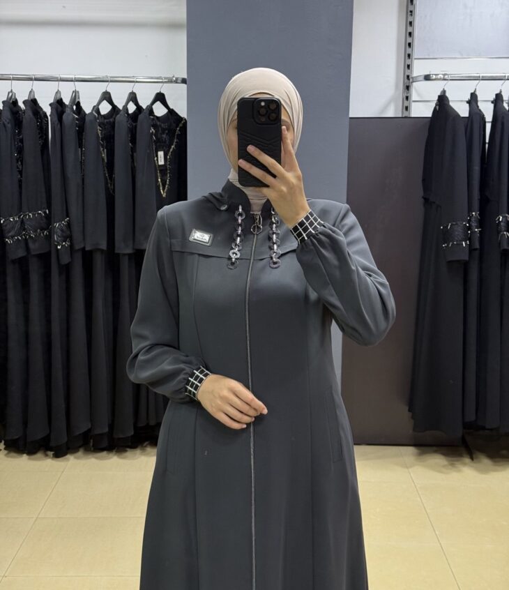 ⁦2425 جلباب سحاب طاقية مع جيب 54/40 سكني داكن⁩ - الصورة ⁦3⁩