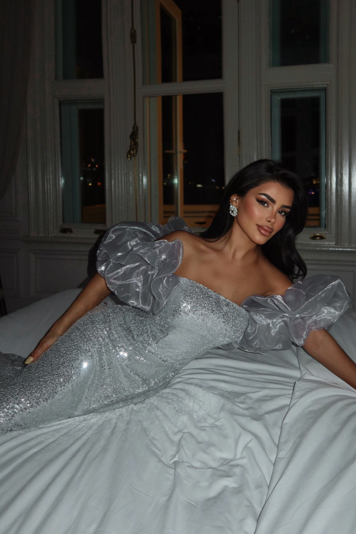 ⁦1720 فستان سهرة مع لمعة 42/36 سكني⁩ - الصورة ⁦2⁩