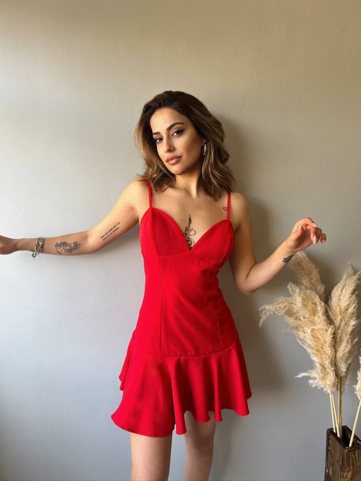 ⁦13310 فستان سادة 44/38 أحمر⁩ - الصورة ⁦5⁩