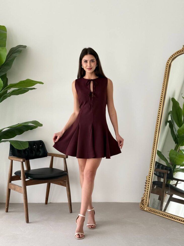 ⁦1013 فستان سادة مع أربطة 44/38 خمري⁩ - الصورة ⁦3⁩