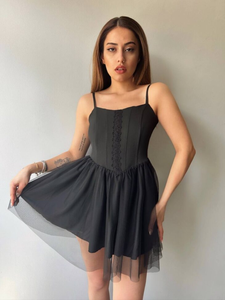 ⁦13389 فستان زخرفة مع شيفون 44/38 أسود⁩ - الصورة ⁦3⁩