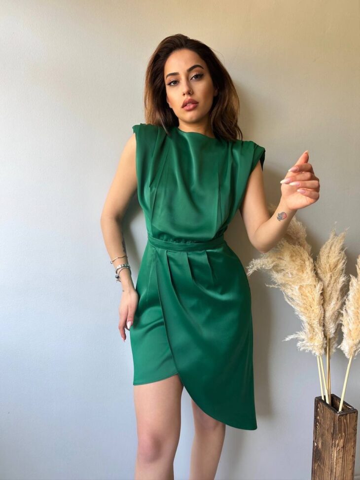 13359 فستان سادة 44/38 زمردي
