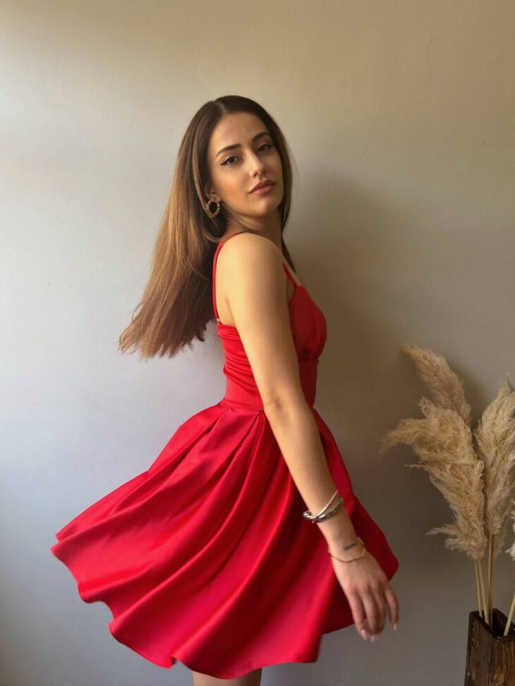⁦13362 فستان سادة 44/38 أحمر⁩ - الصورة ⁦4⁩