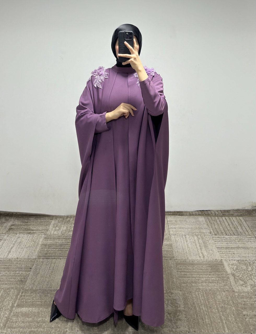 JS003 عباي قطعتين زخرفة على الأكتاف 50/38 بنفسجي - الصورة 2