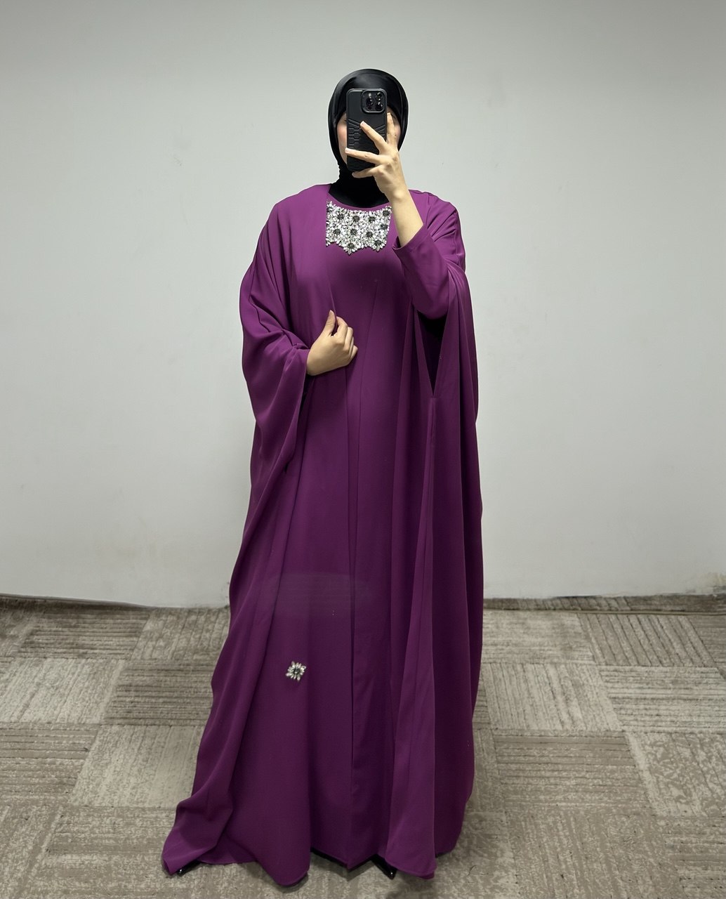 JS019 عباي قطعتين مع زخرفة 50/38 فوشي - الصورة 2