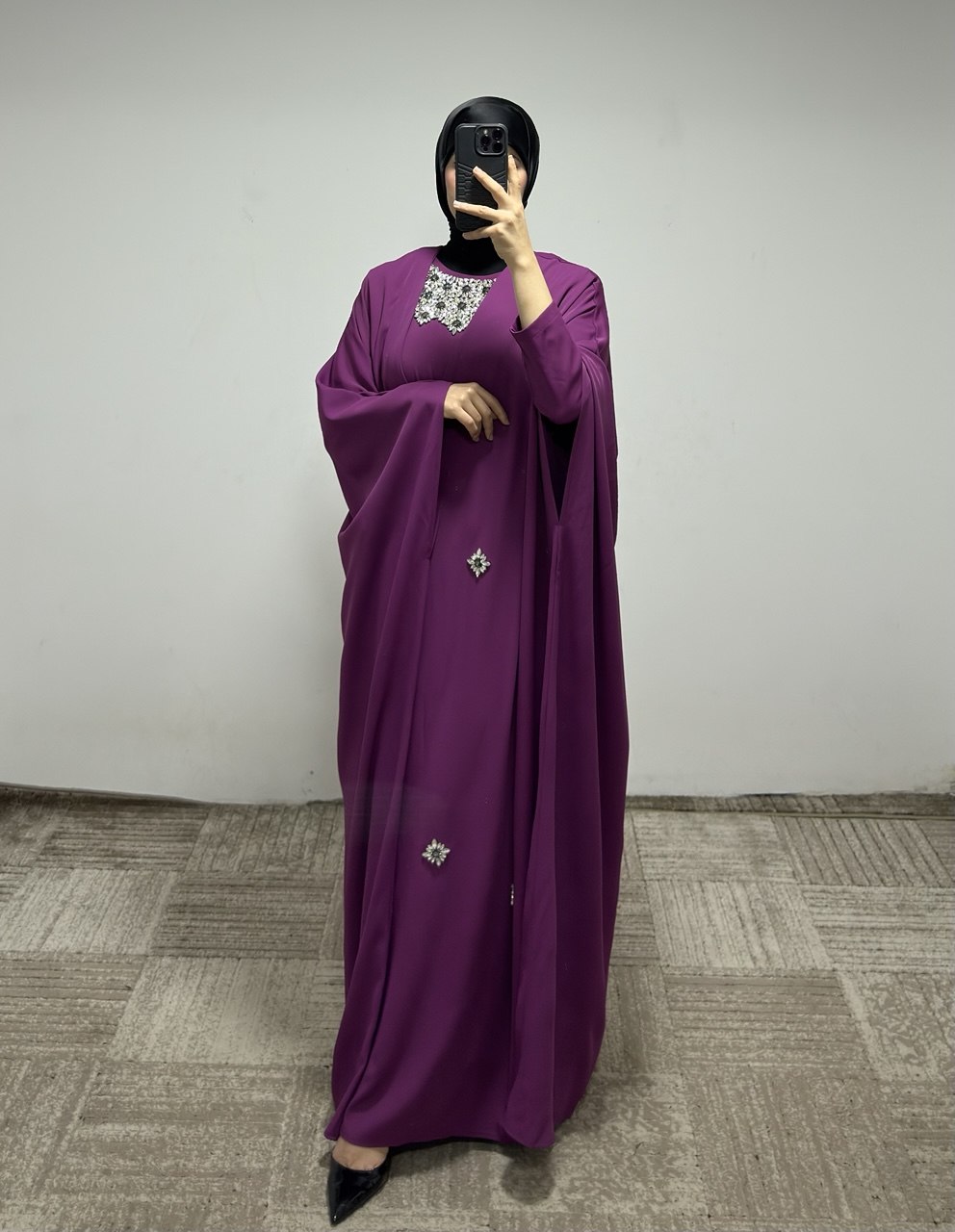 JS019 عباي قطعتين مع زخرفة 50/38 فوشي - الصورة 3