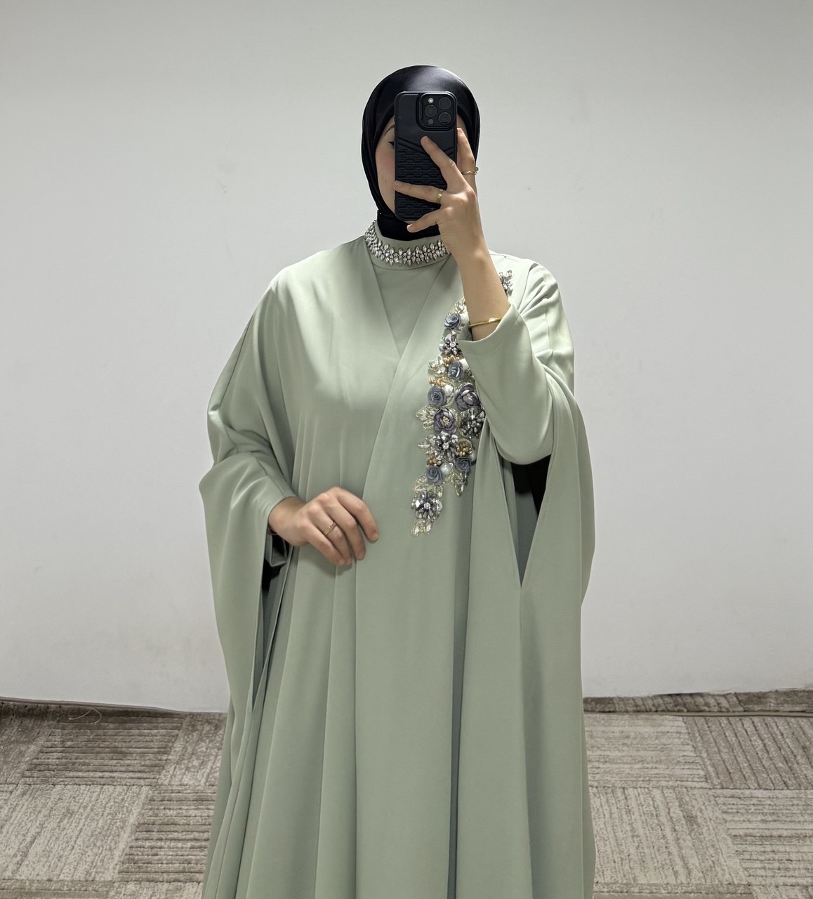 JS021 عباي قطعتين مع زخرفة 50/38 أخضر - الصورة 4