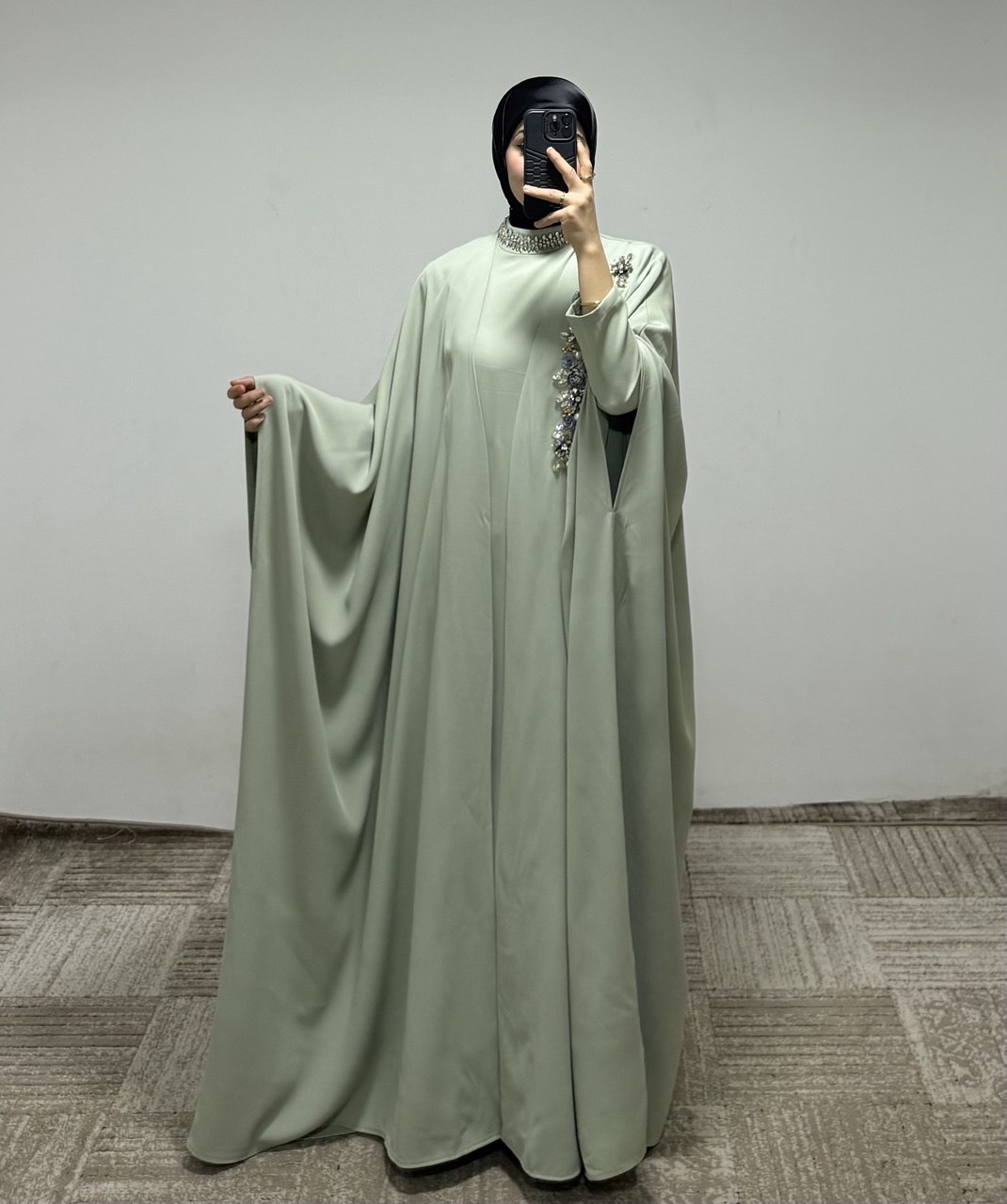 JS021 عباي قطعتين مع زخرفة 50/38 أخضر