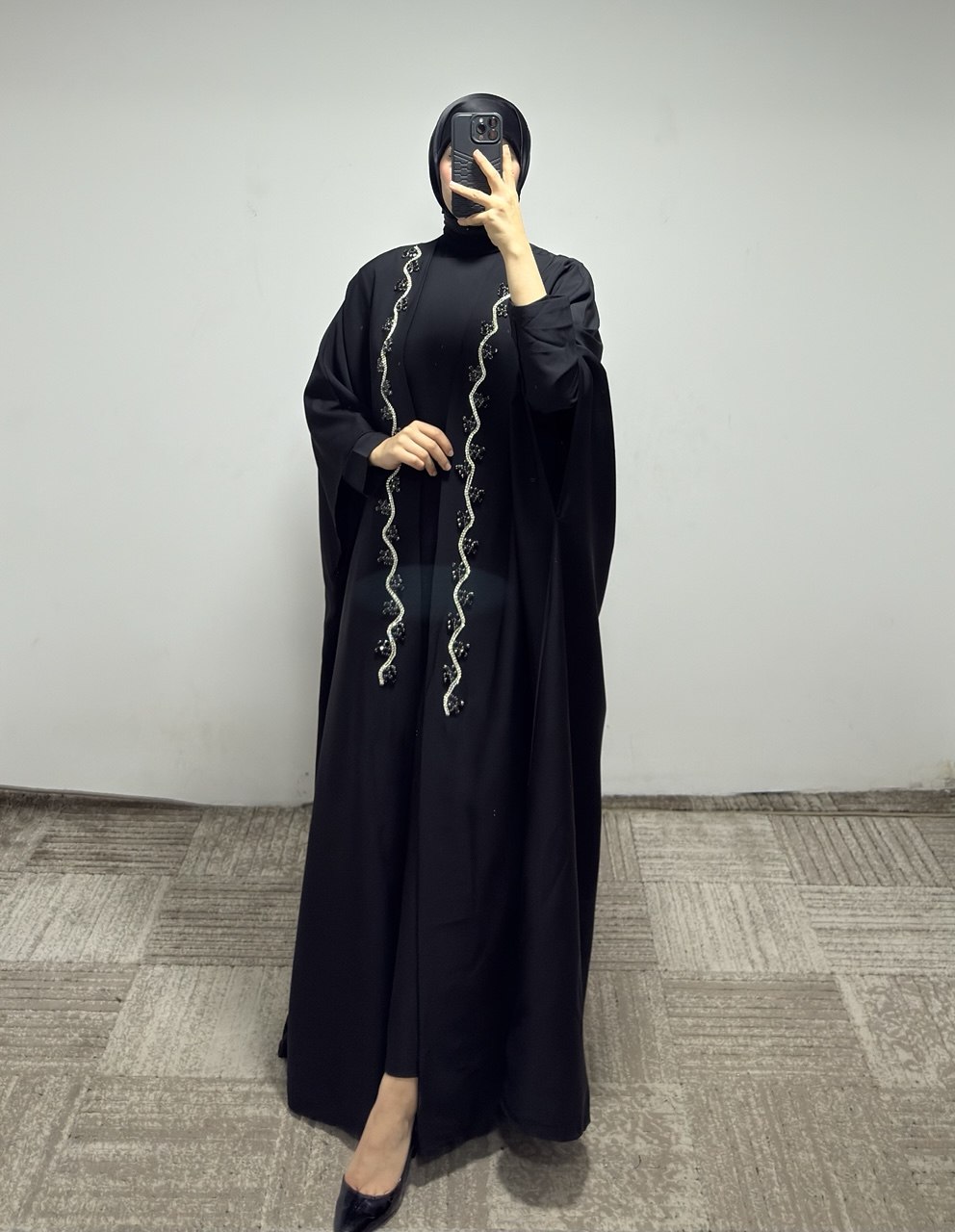 JS012 عباي قطعتين مع زخرفة 50/38 أسود - الصورة 2