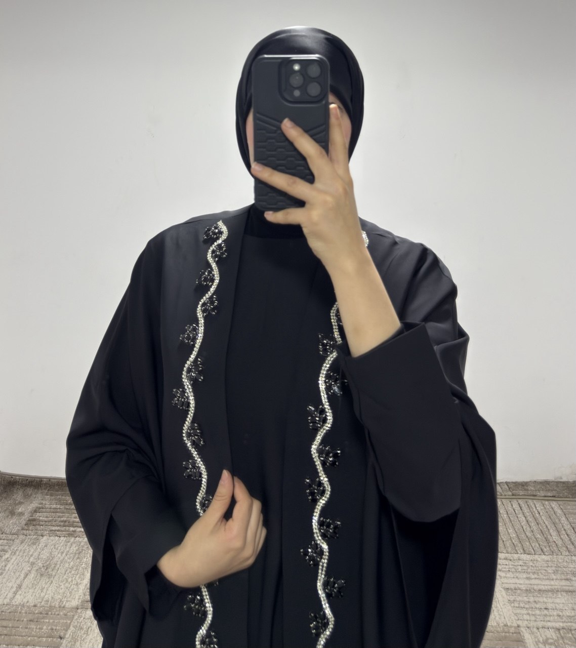 JS012 عباي قطعتين مع زخرفة 50/38 أسود - الصورة 3